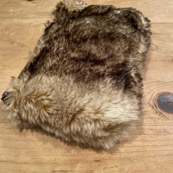 Pottery Barn Faux Fur Clutch Makeup Accessory Purse Boho festival mobwife - Picture 1 of 7